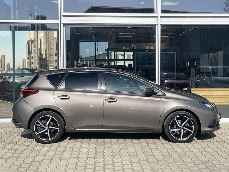Gebraucht Toyota Auris Team 116 PS (85 kW) 2018 Platinumbronze metallic Kleinwagen