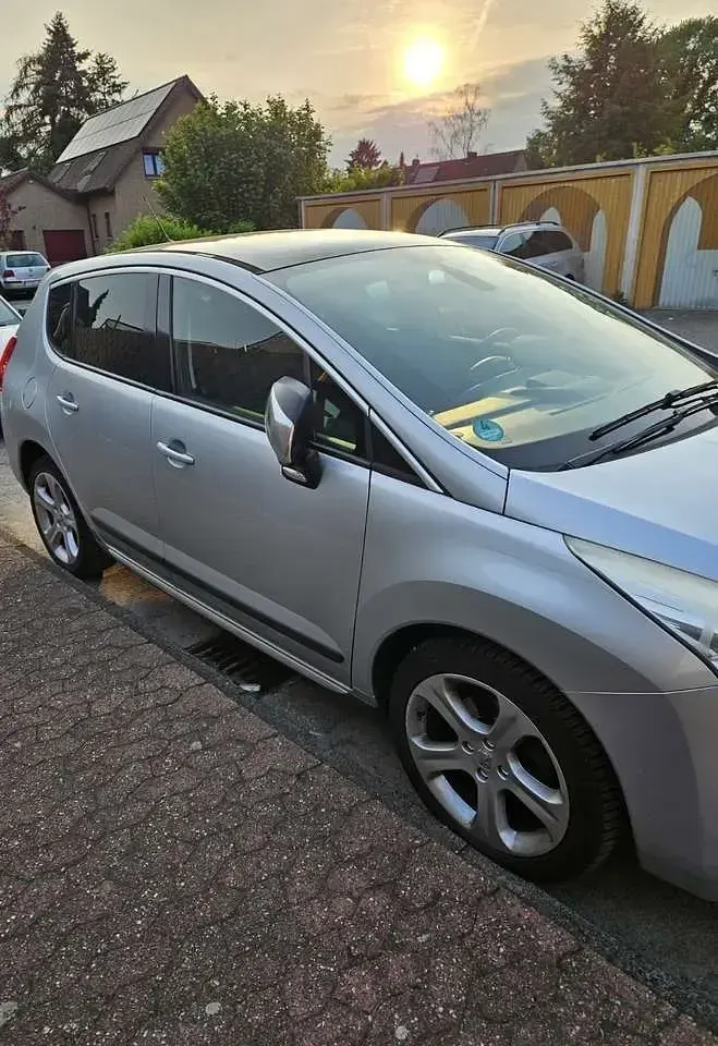 Gebraucht Peugeot 3008 Premium 156 PS (114 kW) 2010 Silber Kombi