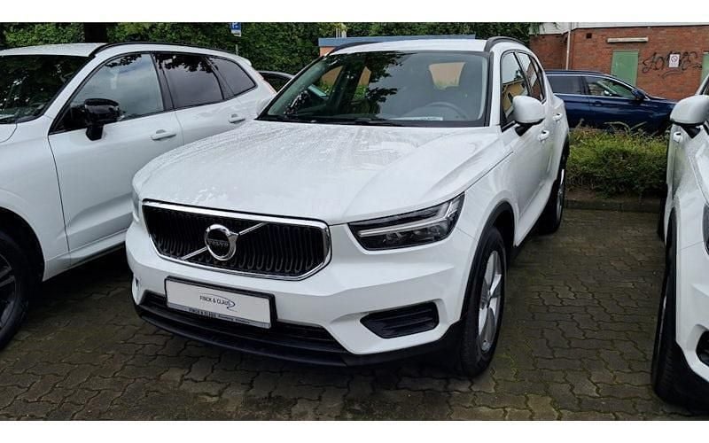 Ice white Gebraucht 2021 Volvo XC40 Momentum SUV | 21.890 € (Guter Preis) - Bild 1/2