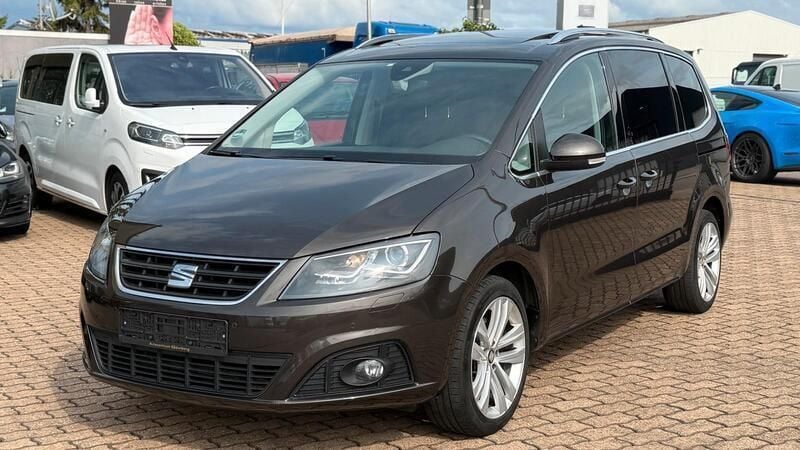Braun Gebraucht 2017 Seat Alhambra FR-Line Van / Kleinbus | 19.999 € (Guter Preis) - Bild 1/4