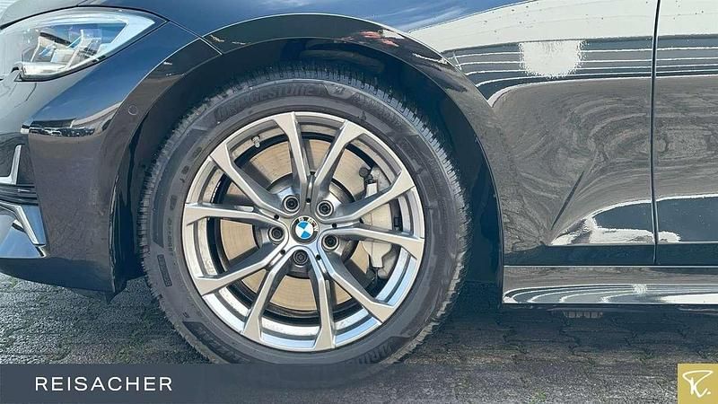 Gebraucht BMW 330 Efficient Dynamics 258 PS (189 kW) 2022 Saphirschwarz metallic Kombi