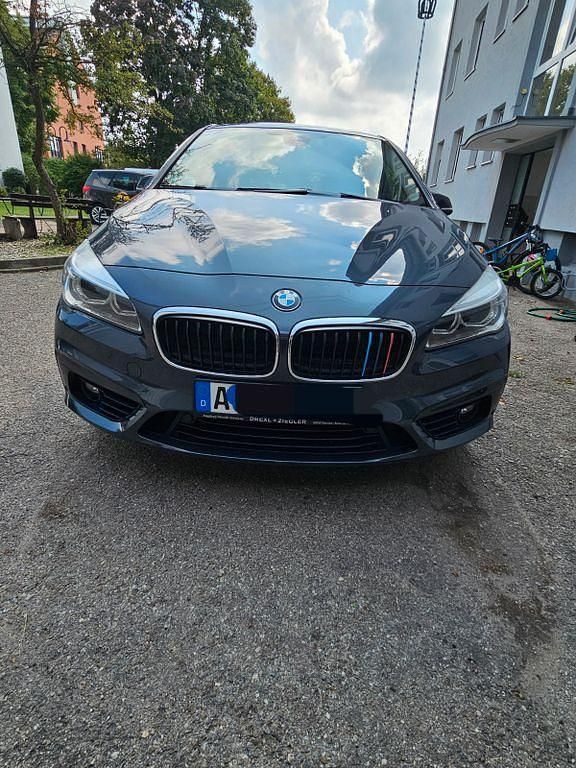 Blau Gebraucht 2015 BMW 218 Active Tourer Sport Line Van / Kleinbus | 9.900 € (Guter Preis) - Bild 1/4