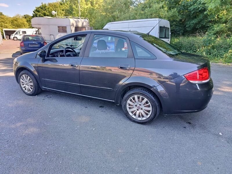 Schwarz Gebraucht 2008 Fiat Linea Dynamic Limousine | 2.499 € - Bild 1/4
