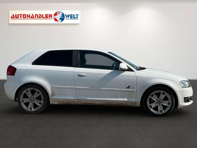 Gebraucht Audi A3 Ambition 125 PS (91 kW) 2010 Weiß Kleinwagen
