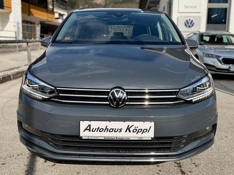 Neu VW Touran Comfortline 150 PS (110 kW) 2025 Delfingrau metallic Van / Kleinbus