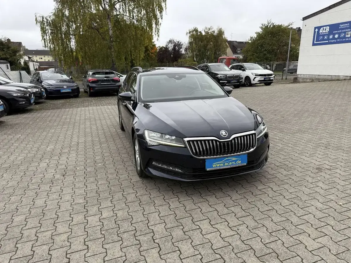 Gebraucht Skoda Superb Ambition 150 PS (110 kW) 2022 Blau Kombi