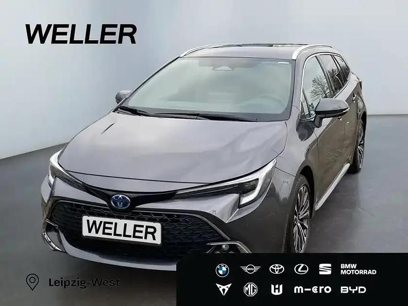 Marlingrau metallic Gebraucht 2024 Toyota Corolla Team Kombi | 29.480 € (Fairer Preis) - Bild 1/3