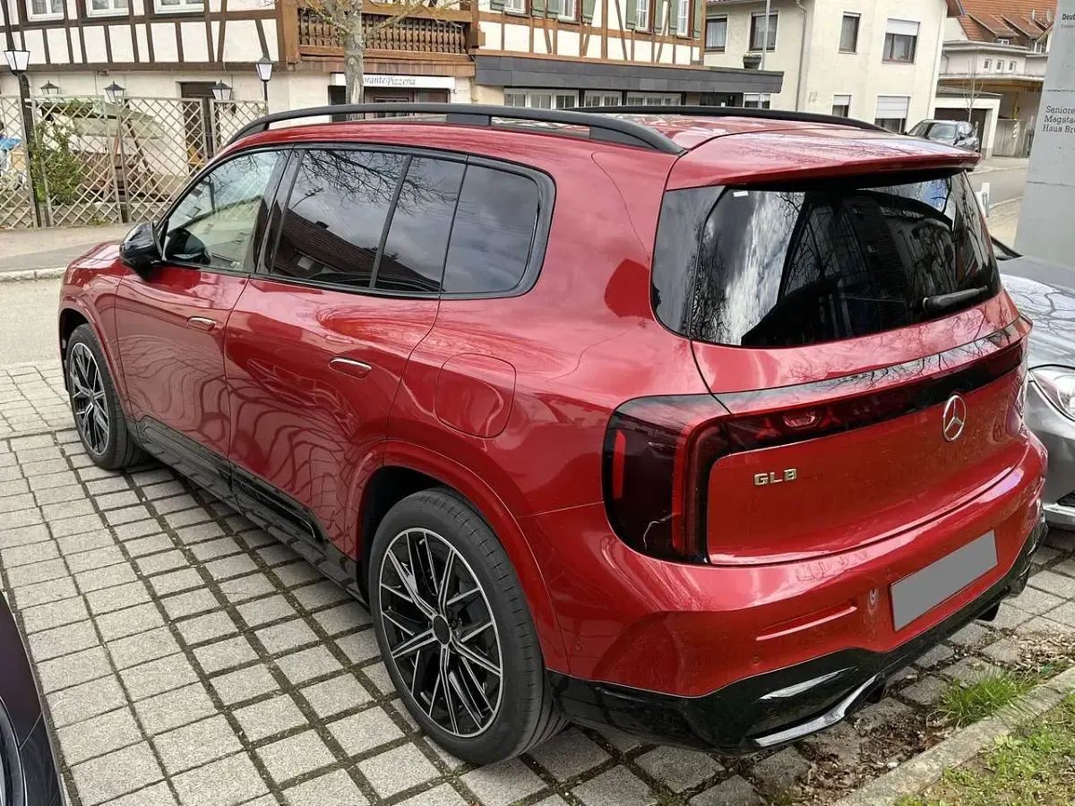 Gebraucht Mercedes GLB250 Premium 200 kW (272 PS) 2026 Rot SUV