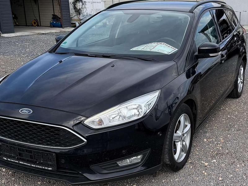Używany Ford Focus Trend 125 KM (91 kW) 2015 Czarny Kombi