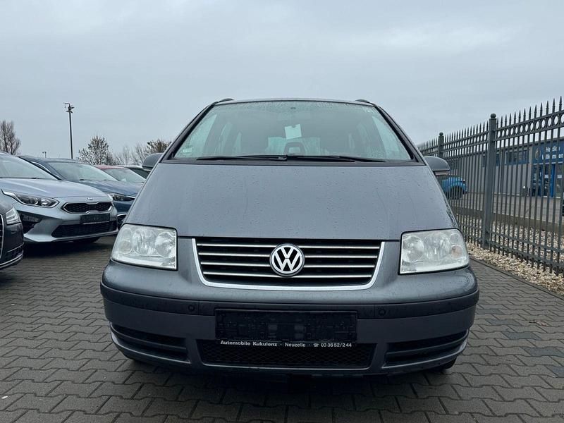 Gebraucht VW Sharan Trendline 140 PS (102 kW) 2009 Grau Van / Kleinbus