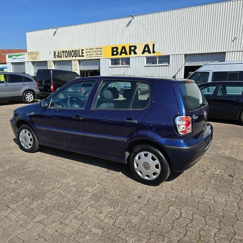 Blau Gebraucht 2000 VW Polo Kleinwagen | 490 € (Superpreis) - Bild 1/4