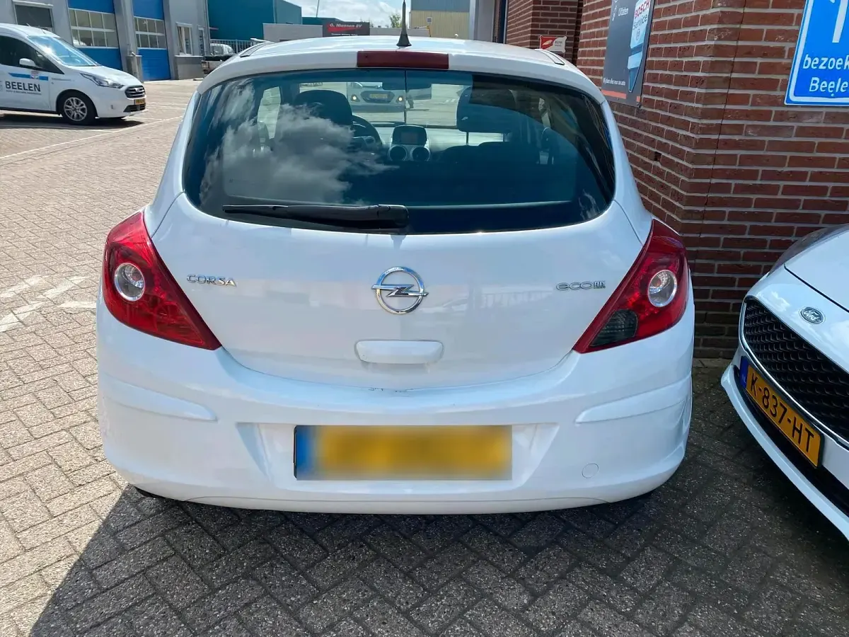Gebraucht Opel Corsa 75 PS (55 kW) 2011 Weiß Kleinwagen