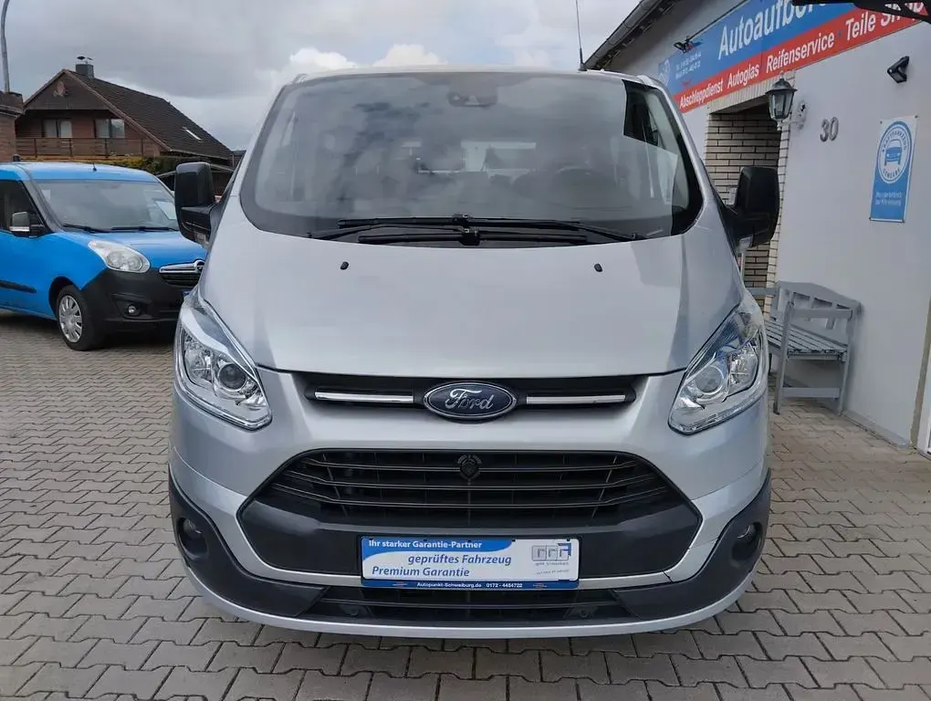 Gebraucht Ford Tourneo 101 PS (74 kW) 2015 Silber Van / Kleinbus