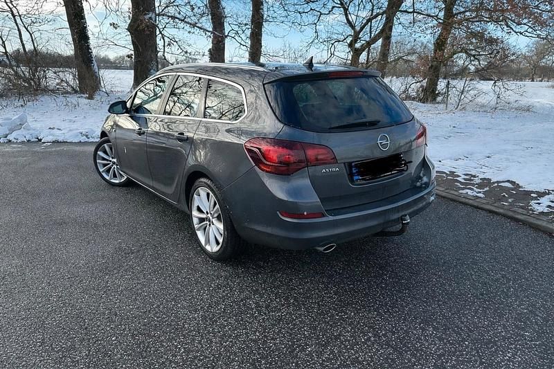 Gebraucht Opel Astra 120 PS (88 kW) 2012 Grau Kombi