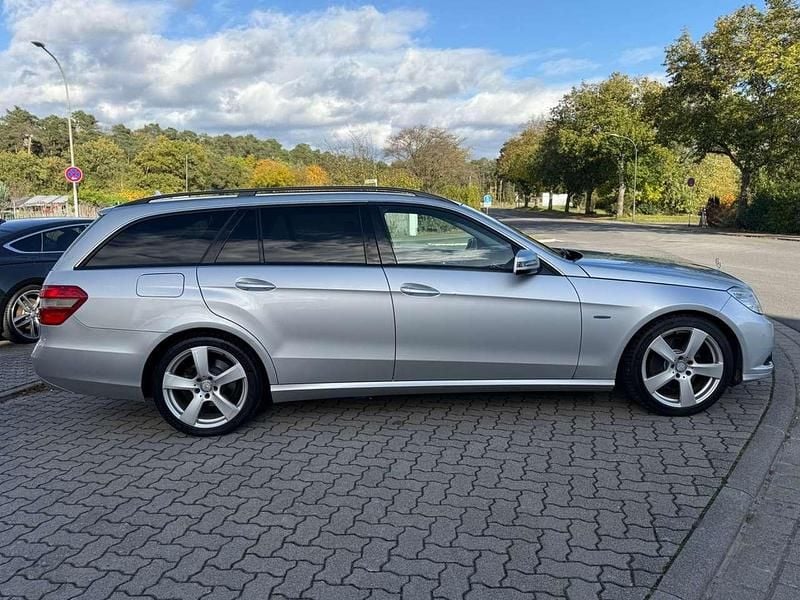 Gebraucht Mercedes E200 136 PS (100 kW) 2010 Silber Kombi