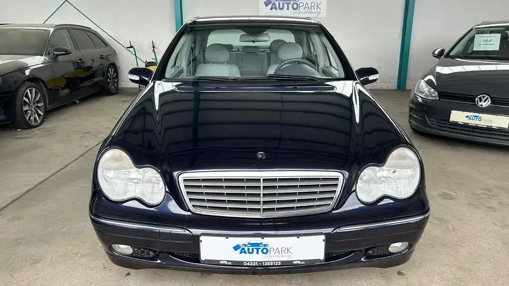 Gebraucht Mercedes C180 143 PS (105 kW) 2003 Blau Limousine