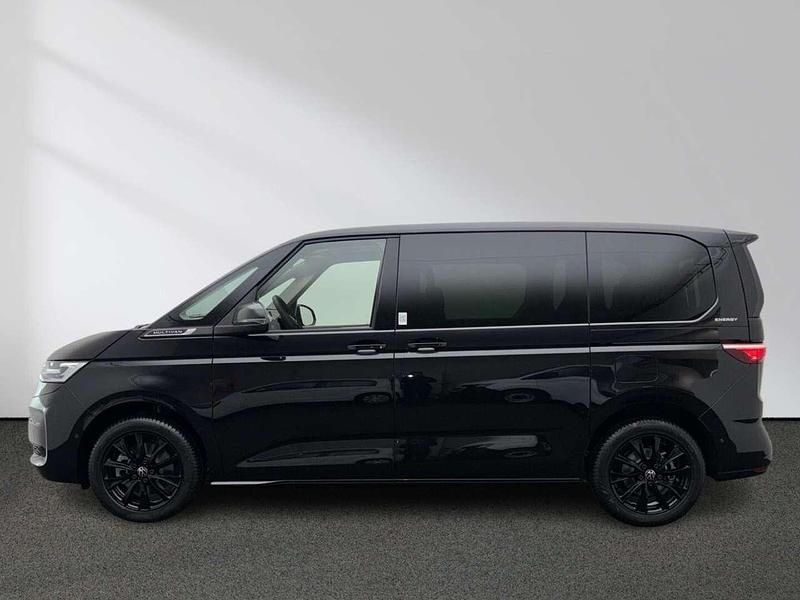 Neu VW Multivan 150 PS (110 kW) 2026 Deep black perleffekt Van