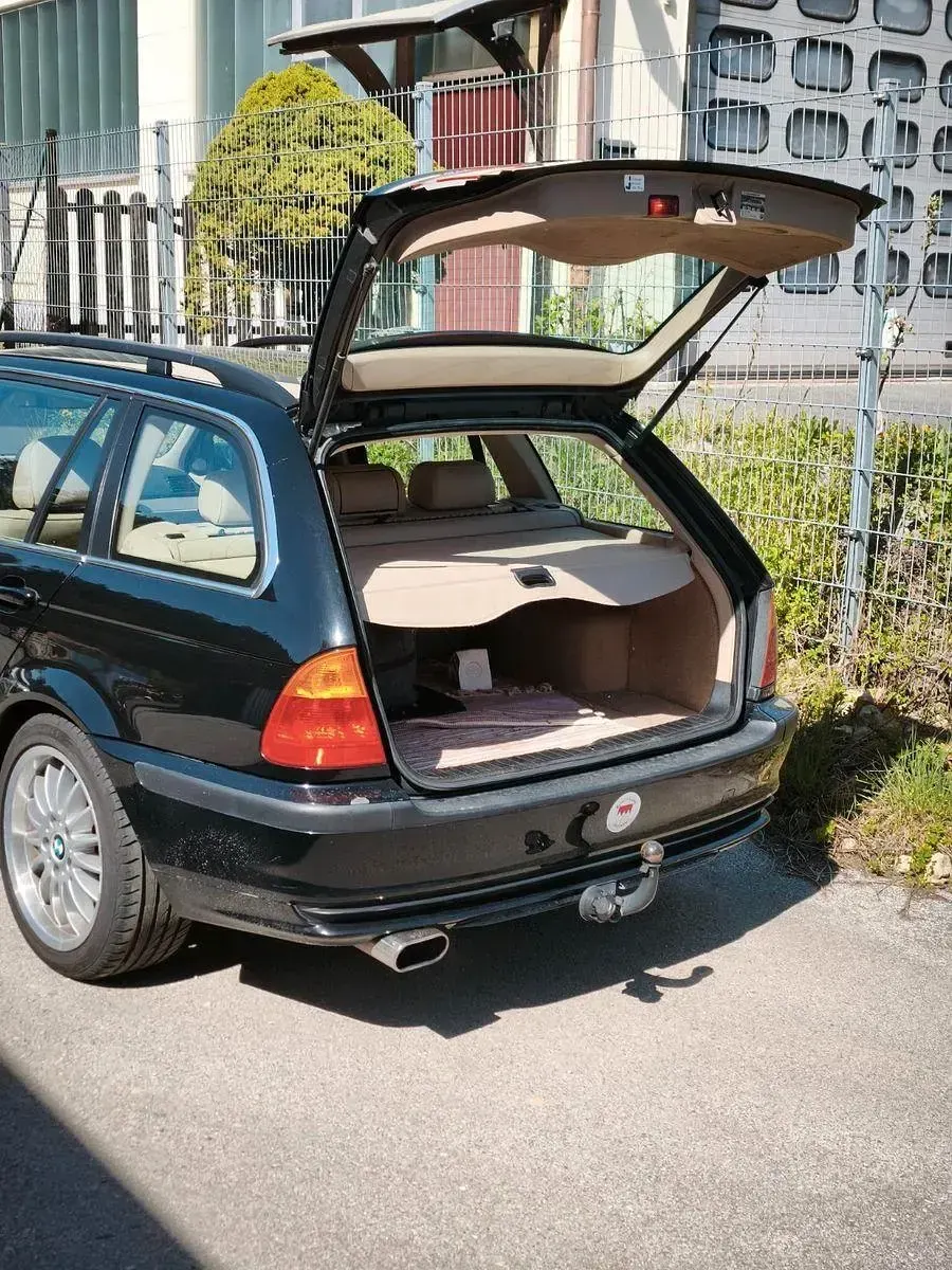 Gebraucht BMW 320 170 PS (125 kW) 2001 Schwarz Kombi