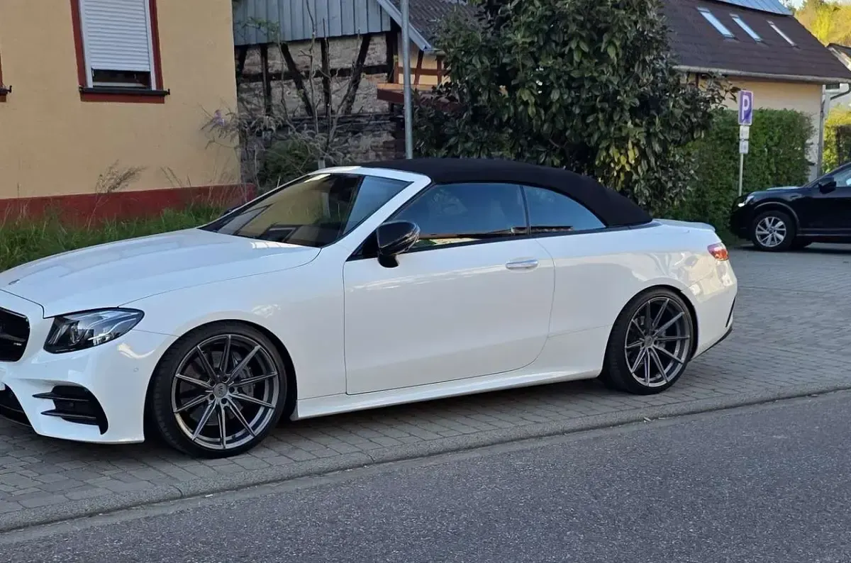 Gebraucht Mercedes E300 AMG line 245 PS (180 kW) 2018 Weiß Cabrio