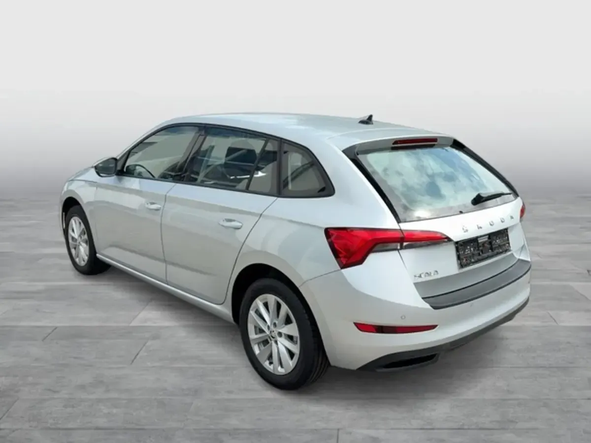 Gebraucht Skoda Scala Tour 110 PS (80 kW) 2023 Brillantsilber metallic Kleinwagen