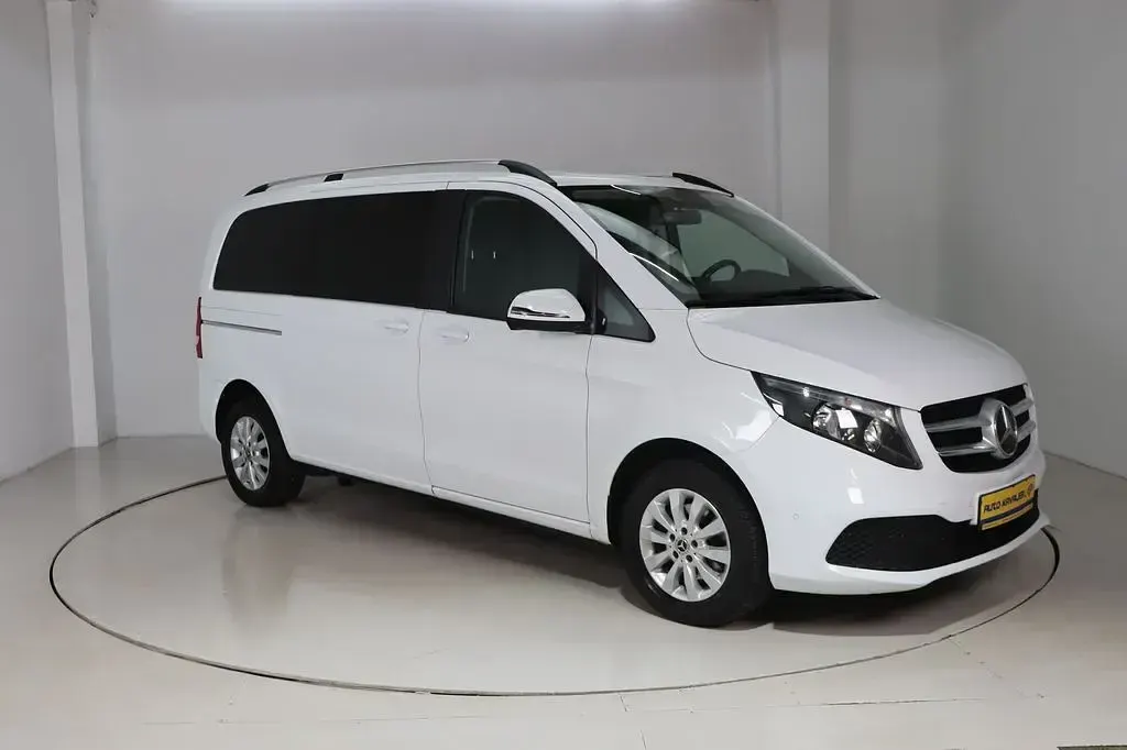 Usata Mercedes V220 163 CV (119 kW) 2022 Bianco Monovolume