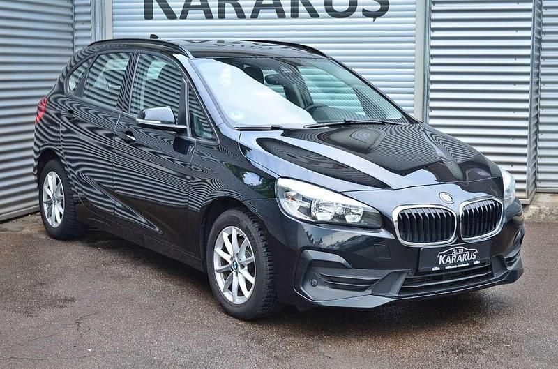 Gebraucht BMW 216 Advantage 116 PS (85 kW) 2019 Saphirschwarz Kombi