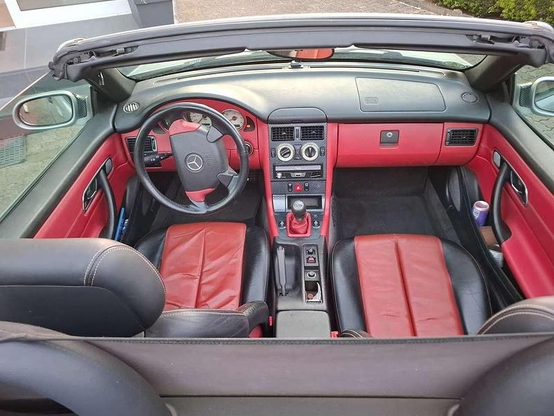 Silber Gebraucht 1999 Mercedes SLK200 Cabrio | 3.900 € (Etwas zu teuer) - Bild 1/4