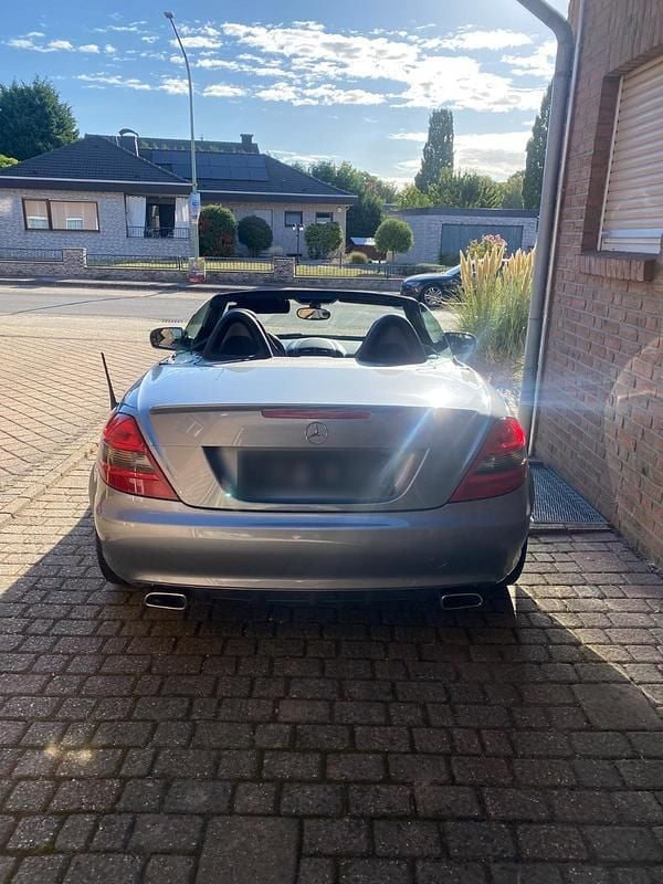 Gebraucht Mercedes SLK200 171 PS (125 kW) 2009 Grau Cabrio