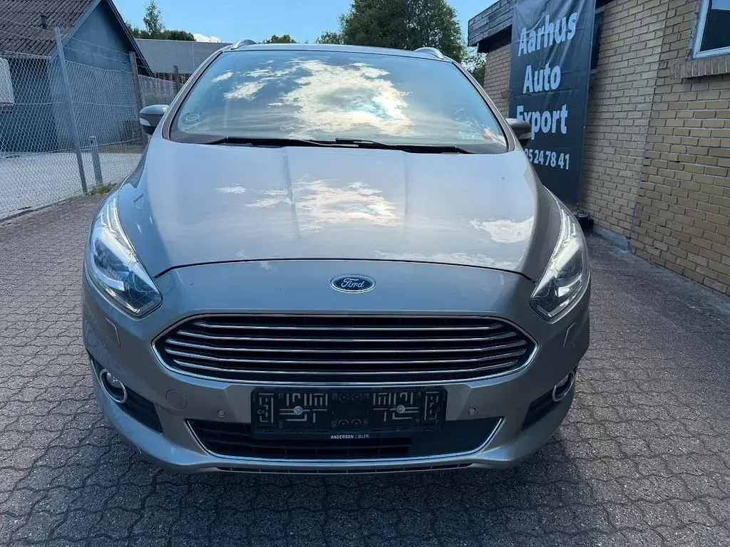Gebraucht Ford S-MAX Titanium 160 PS (117 kW) 2016 Silber Van / Kleinbus