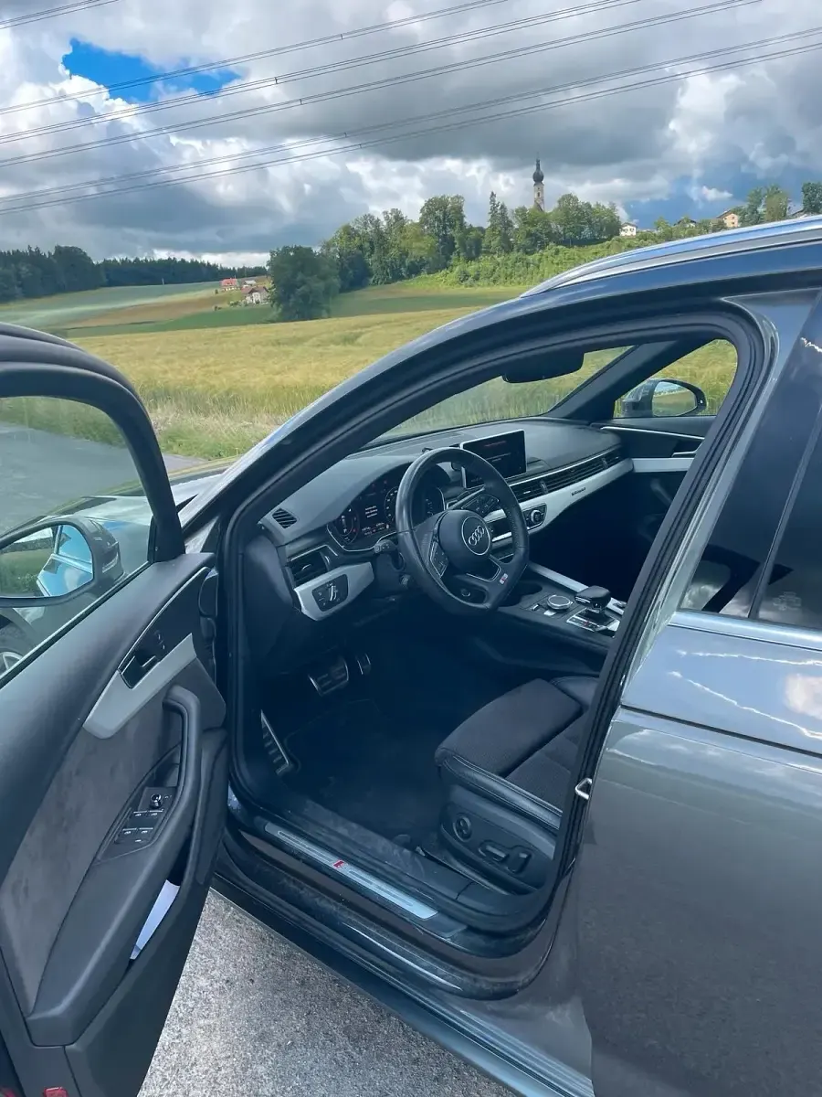 Gebraucht Audi A4 190 PS (139 kW) 2019 Grau Kombi