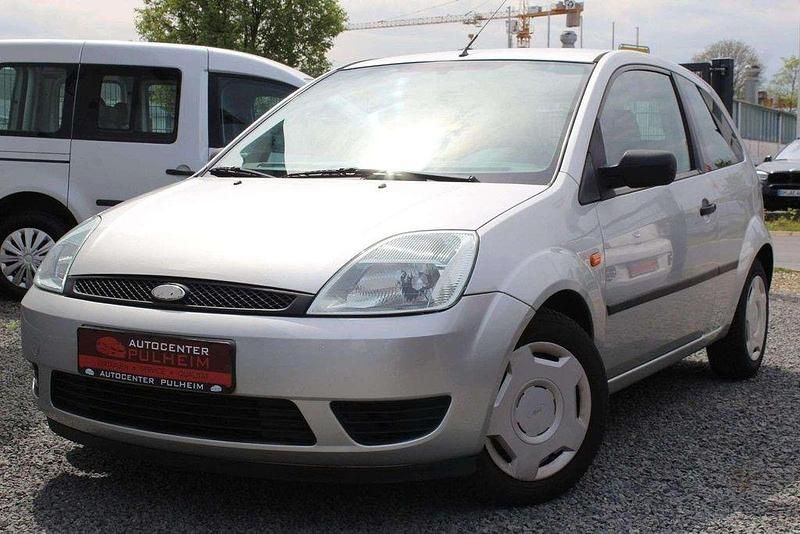 Gebraucht Ford Fiesta 60 PS (44 kW) 2005 Polarsilber metallic Kleinwagen