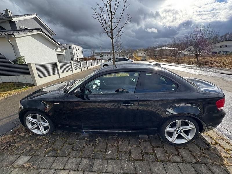 Gebraucht BMW 135 Performance 306 PS (225 kW) 2009 Schwarz Kleinwagen