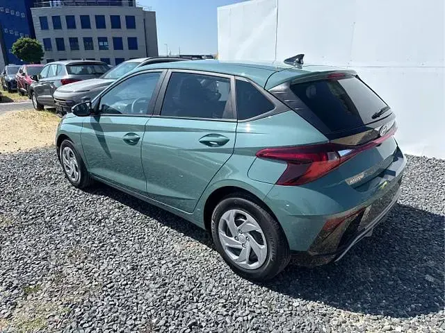 Neu Hyundai i20 90 PS (66 kW) 2026 (mangrove green mg2) Kleinwagen
