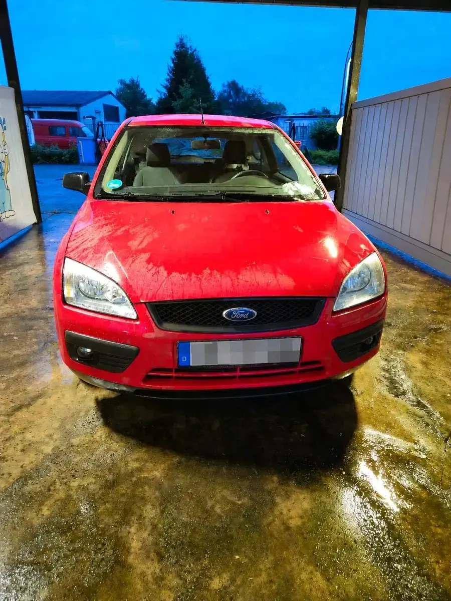Gebraucht Ford Focus 80 PS (58 kW) 2006 Rot Limousine