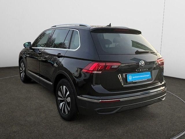 Gebraucht VW Tiguan Move 150 PS (110 kW) 2023 Deep black perleffekt SUV