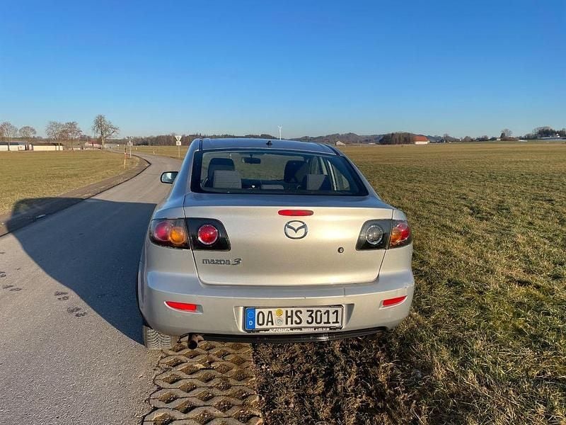 Silber Gebraucht 2006 Mazda 3 Active Limousine | 1.000 € (Guter Preis) - Bild 1/4