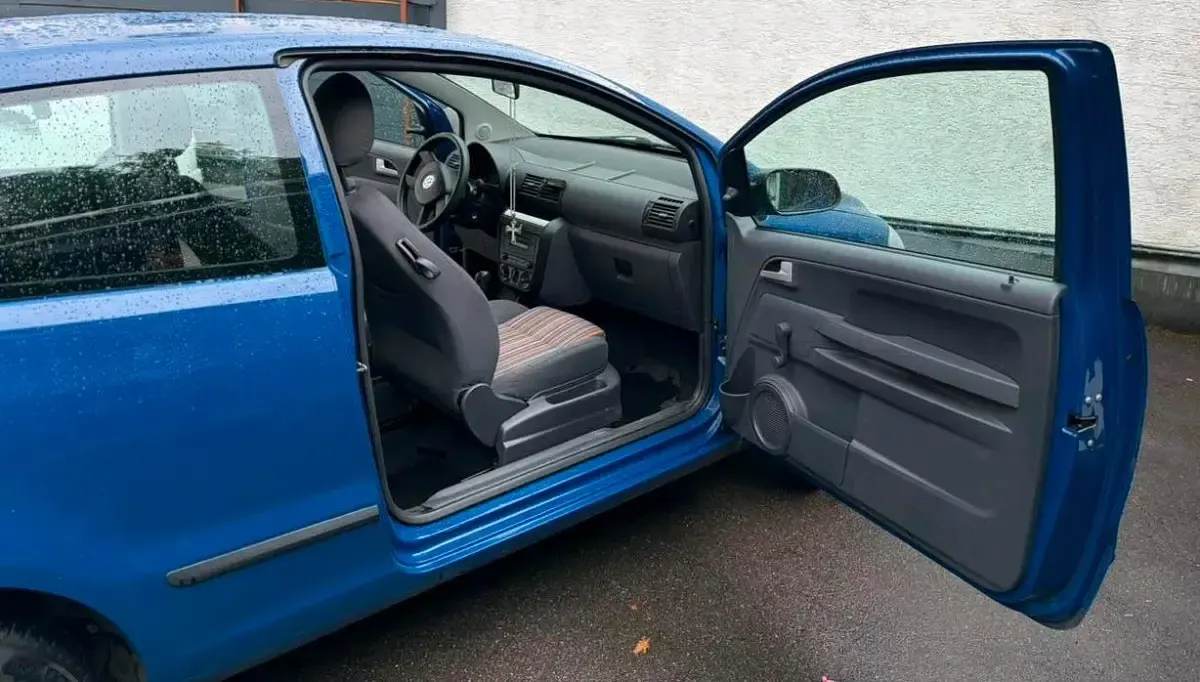 Gebraucht VW Fox 54 PS (39 kW) 2006 Blau Kleinwagen
