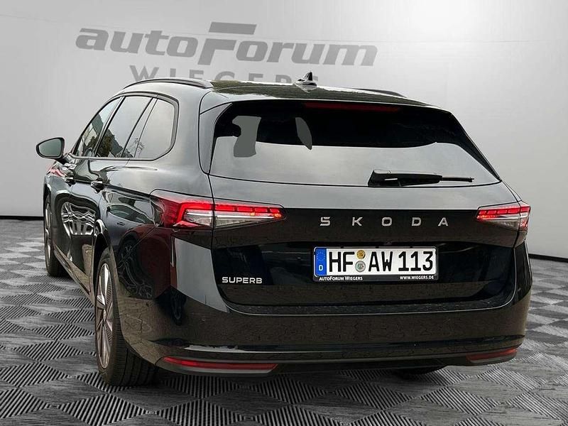 Gebraucht Skoda Superb Selection 150 PS (110 kW) 2024 Ebony schwarz metallic Kombi