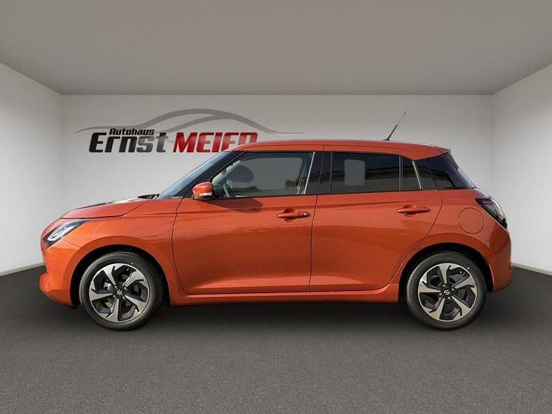 Neu Suzuki Swift Comfort+ 83 PS (61 kW) 2025 Orange Limousine