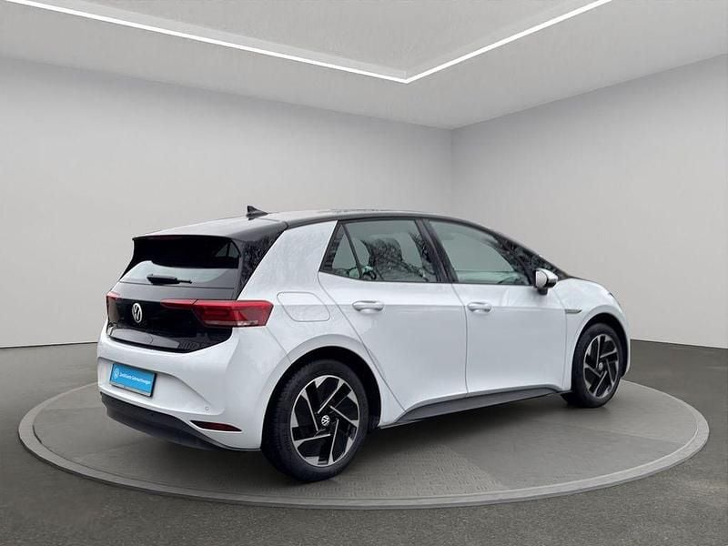 Gebraucht VW ID.3 Pro Performance 150 kW (204 PS) 2022 Gletscherweiß metallic schwarz Kleinwagen