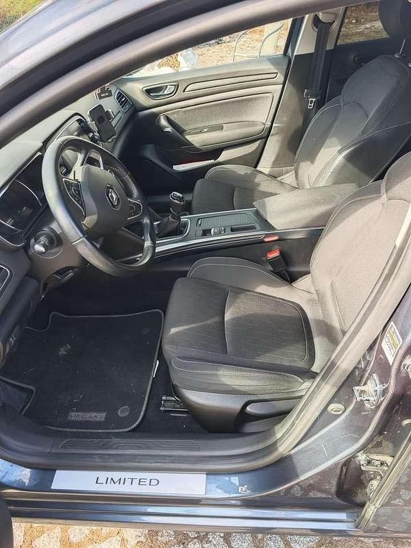 Gebraucht Renault Mégane IV LIMITED 116 PS (85 kW) 2019 Silber Limousine