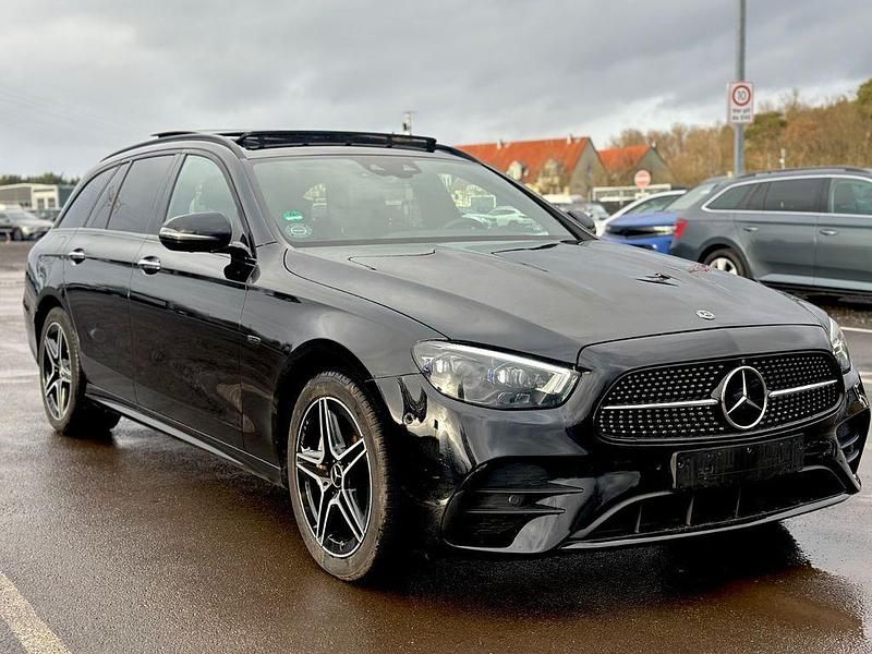 Gebraucht Mercedes E300 AMG 194 PS (142 kW) 2020 Schwarz Kombi