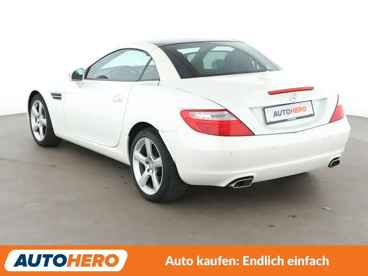 Gebraucht Mercedes SLK200 184 PS (135 kW) 2016 Weiß Cabrio