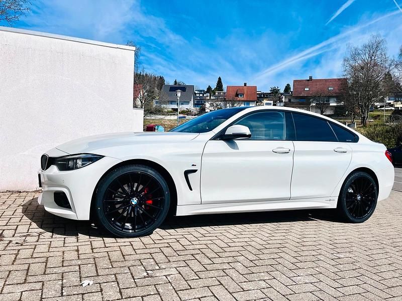 Weiß Gebraucht 2017 BMW 420 Gran Coupé M Sport Coupé | 22.000 € (Fairer Preis) - Bild 1/4