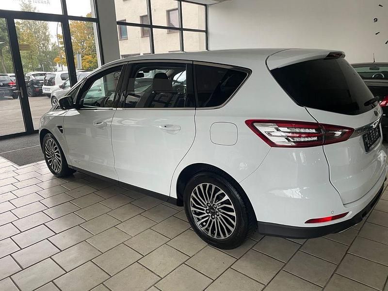 Gebraucht Ford S-MAX Titanium 241 PS (177 kW) 2019 Weiß Van / Kleinbus