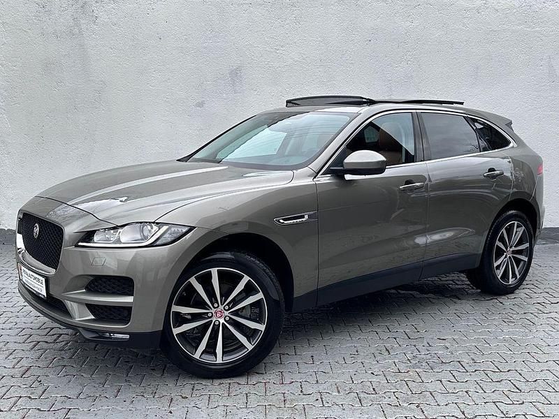 Gebraucht Jaguar F-Pace Pure 241 PS (177 kW) 2017 Champagner grau SUV