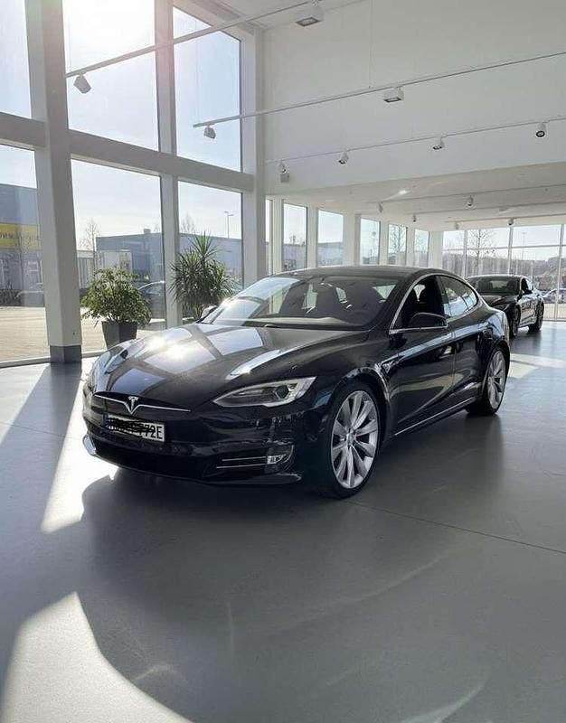 Schwarz Gebraucht 2017 Tesla Model S Kleinwagen | 46.000 € - Bild 1/4