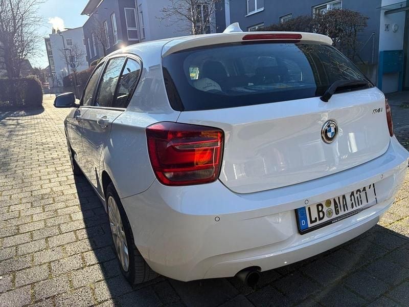 Gebraucht BMW 114 Sport Line 102 PS (75 kW) 2014 Weiß Kleinwagen