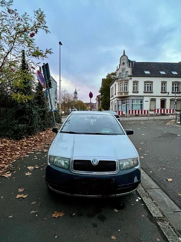 Silber Gebraucht 2003 Skoda Fabia Kleinwagen | 1.850 € - Bild 1/4