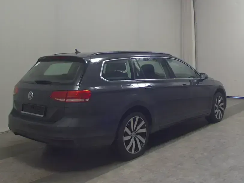 Gebraucht VW Passat Comfortline 150 PS (110 kW) 2019 Grau Kombi